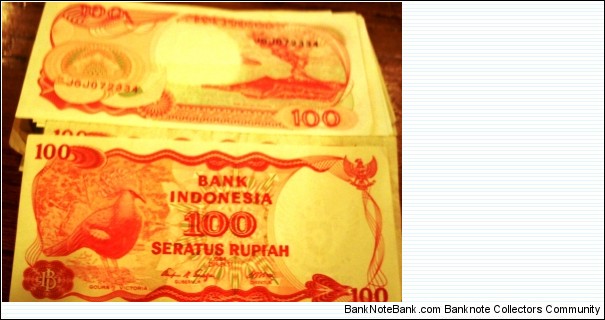 100 RUPIAH - BTR CIRC RED COLOR Banknote
