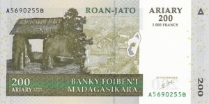Madagascar P87 (200 ariary 2004) Banknote
