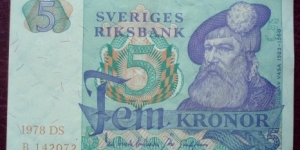 Sveriges Riksbank |
5 Kronor |

Obverse: King Gustav Vasa (1496-1560) |
Reverse: Scenes from the Swedish countryside, including stylised crowing wood-grouse and A capercaillie |
Watermark: Grid of diagonal wavy lines with the number 5 printed in the boxes. Blue and red fibers are irregularly posted in the paper Banknote
