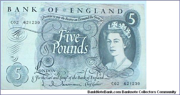 5 Pounds. Hollum signature. Seated Britannia. Banknote
