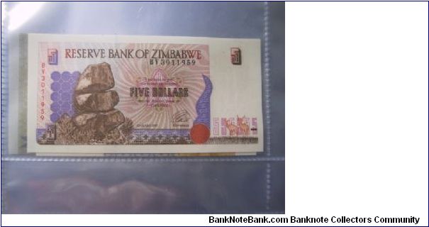 Zimbabwe 5 Dollars banknote. Uncirculated condition Banknote
