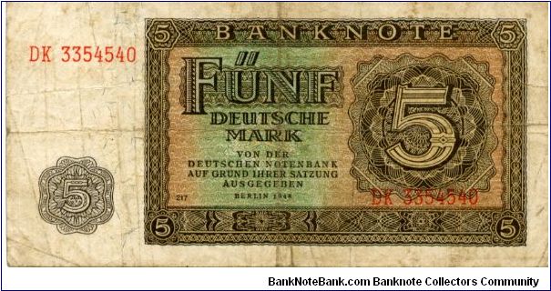 DDR 
DEUTSCHE NOTENBANK
5 Deutsche Mark
Brown/Green
Value to left, Fancy frame and value
Fancy frame and value Banknote